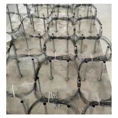 China Low Visibility Galvanized Weave Wire Obstacle Anti-tank Barriers Wire Net Trap Netting for sale