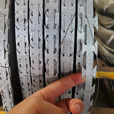 China Rasierschnurzaunroll BTO-22 Galvanisiertes Rasierschnurzaun Spezifikation und Arten zu verkaufen