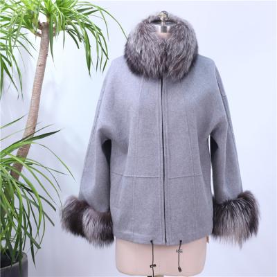 China Gray Elegant Women Winter Splicing Anti-wrinkle Casual Thick Fur Collar Woolen Coats With Fluffy Cuffs for sale