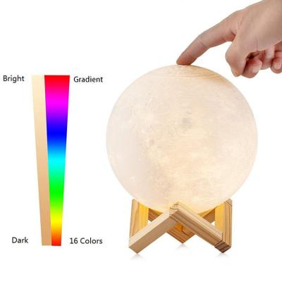 China 2019 Creative touch Small Desk lamp LED 3D Print Moon Night Light usb led light lamps en venta