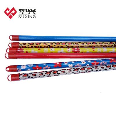 China Italy Screw Hole 2.2cm Diameter 120cm PVC Coated Wooden Handle for sale