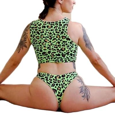 China Women's Pole Dance Wear Wholesale Breathable Girls Sports Compression Crop Tops And Cheerleading Booty Panty Sets for sale