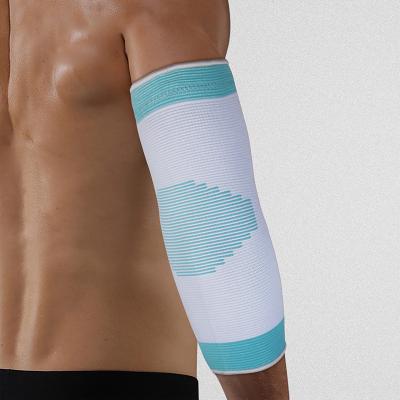 China Breathable Adjustable Elasticity China Manufacturer Customized Logo Printing Elbow Brace Weightlifting Elbow Sleeve For Weightlifting Powerlifting for sale