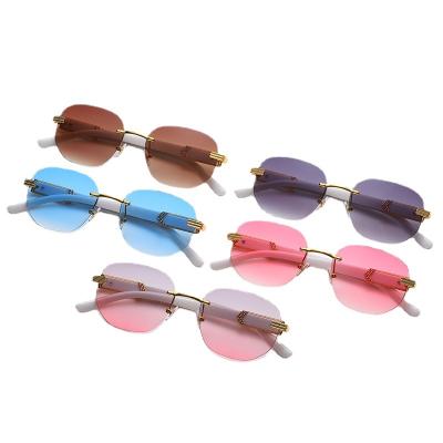 China Fashion Sunglasses New Arrivals Fast Shipping Designer Modern Retro Square Gradient Color Shades Rimless Sunglasses for sale