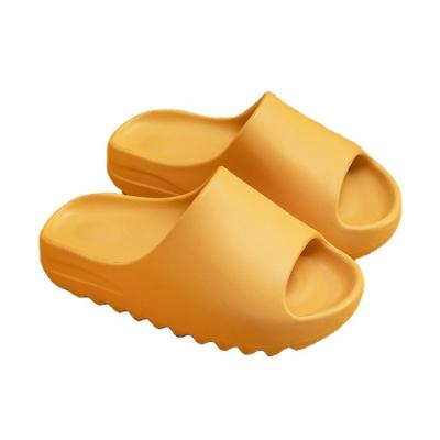 China Eva Beach Slides Solid Color New Fashion Trend Anti-odor Anti-Smell Women's Yeezy Soft Graffiti Inspired Slide Summer Slipper for sale