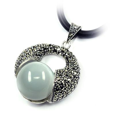 China Vintage Large Marcasite Moonstone Natural Round Silver Wire Sterling Silver Gemstone Pendant Necklace for sale