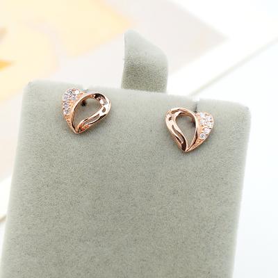 China Plain S925 Heart Stud Earring Women's CZ Sterling Silver Stones High Quality 925 Silver Stud Earrings for sale