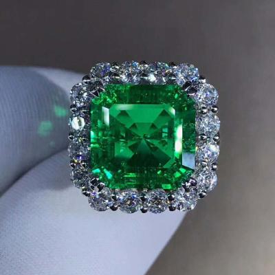 China Women's White Gold Moissanite Diamond Emerald Gold Ring 18K Gold for sale