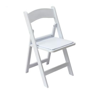 China Modern High Quality Padded Outdoor Wimbledon Plastic Resin Wedding Events White Folding Chair for sale