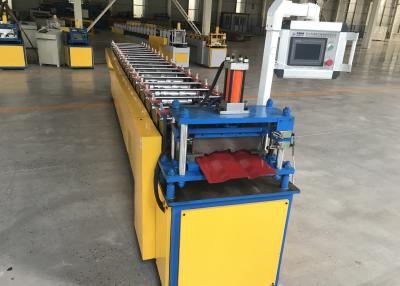 China Hydraulic Galvanized Shutter Door Roll Forming Machine Saw Cutting Type for sale