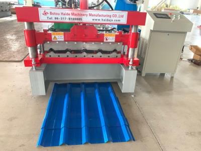 China PLC Delta Metal Sheet Roof Sheet Roll Forming Machine Feeding Width 915mm for sale