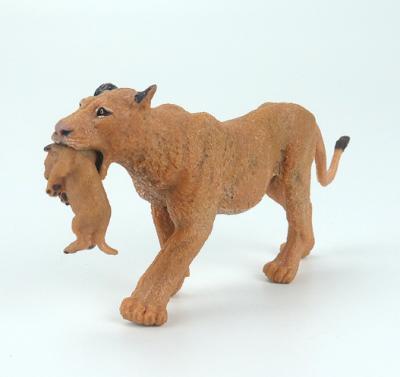 China Europe mother lion with kids lioness figurine for sale