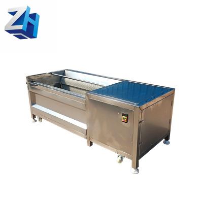 China Snacks Factory Water Sprinkler Brush Rollers Fruit And Vegetable Machine Cleaning Peeling And Washing Machine for sale