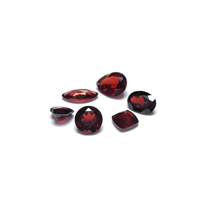 China Oval high-gloss polished natural garnet high grade gemstone loose hui heart-shaped square cone natural play or color fire garnet for sale