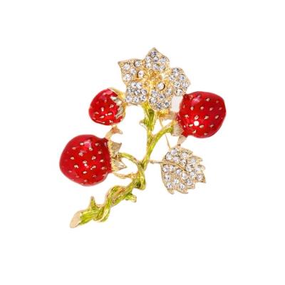 China Custom Alumina Strawberry Brooch Ruby Diamond Drip Fruit Brooch Clothing Accessories Brooch for sale