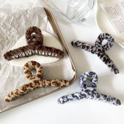 China European and American New Style Design Large Hippocampus Plush Hair Clips Claw Leopard Print Big Cute Fuzzy Wool Hair Claw Clamps Barrette for sale