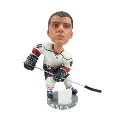 China Europe Resin Ice Hockey Player Bobblehead Dolls Memorabilia Gift For Sports Events Shake Head Custom Action Figure 7inch for sale