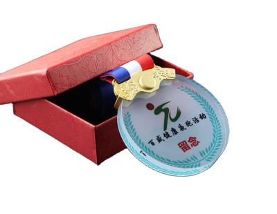 China Europe Wholesale 80mm Crystal Clear Glass Marathon Sports Custom Swimming Race Medals And Trophies With Ribbon Gift Box DC-M080 for sale