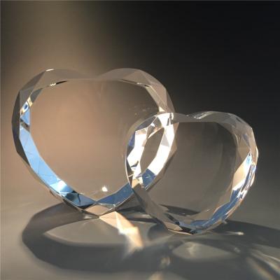 China New Fashion Factory Europe Wholesale Crafts Transparent High Quality Crystal Gift Decoration Heart Shaped Crystals for sale