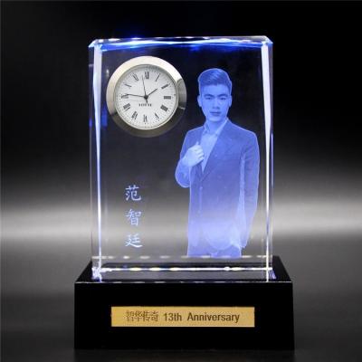 China China Wholesale OEM Personalized Crystal Table Clock Souvenirs Gifts with Custom Picture Logo for Christmas for sale