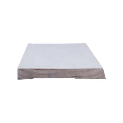 China LVL Common Chinese Wooden Customizable Baseboard Decorative White Gesso Primed Finger Radiata Beveled Finger Radiata Molding for sale