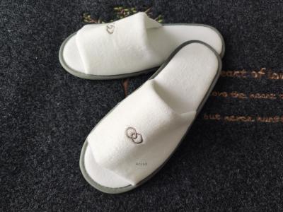 China Custom Made Hotel Spa Guest Comfortable Open Toe Four Season Bathroom Soft Travel Slippers For Hotel Disposable for sale