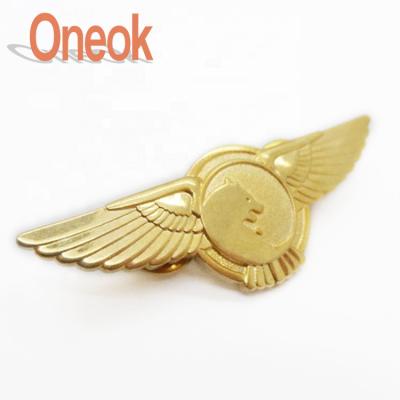 China Customized Custom Airlines Wings Badges Wholesale, Gold Emirates Wings Pins for sale