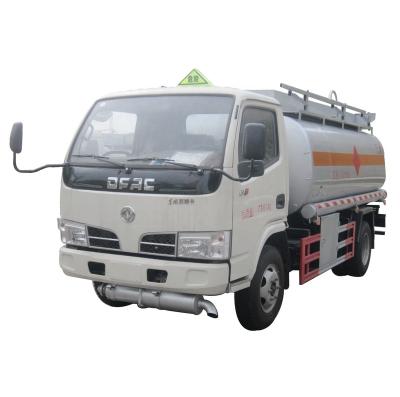 China Carbon Steel Low Cost DONGFENG Size 6 CBM Euro 5 Model Mini Oil Tank Truck With Factory Price Sale In Africa à venda