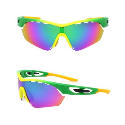 China Sports Sunglasses brigh color luxury tr90 frame polarized lens men sports sunglasses cycling 2022 for sale