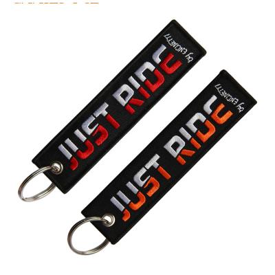 China Geborduurde Keychain Markering 150*25MM van PMS Kleur Gepersonaliseerde Geborduurde Keychains Te koop