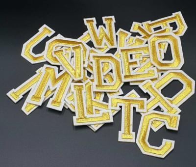 China Gold Letter Patch Patches Iron on / Sew on Retro Alphabet Embroidery Clothes zu verkaufen