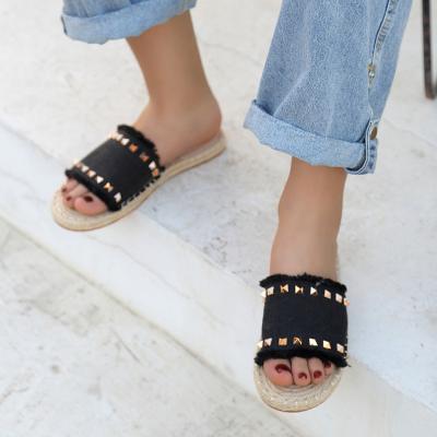 China Fashion Trend Shoes Women Mules Fashion Women Feminine Flat Shoes Women Sneaker Sandals Slide Sandal Slippers for sale