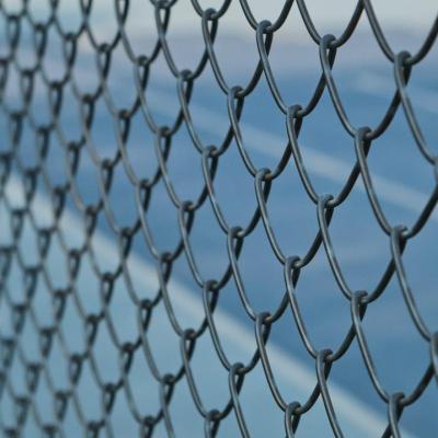 China Easily Assembled China Supplier Hot Dip Galvanized Chain Mesh Security Fencing Cyclone Wire Mesh for sale