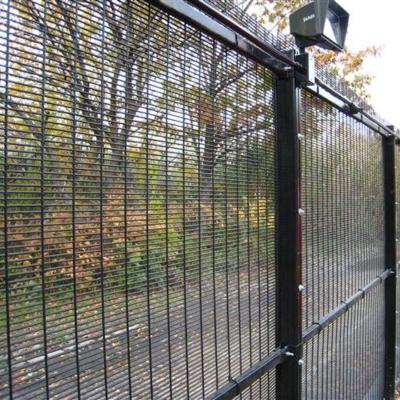 China Easily Assembled Anti Climb 358 Fence Galvanized Curved High Security Jail Panels for sale