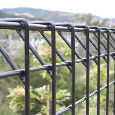 China Best Price Decoration Garden Building Barrier Easily Assembled GalvanizedIron Wire Mesh Roll Top Brc Fence Panel For Sale for sale