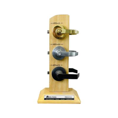 China Custom Wooden Display Racks Countertop 3 Set Door Lock Display zu verkaufen