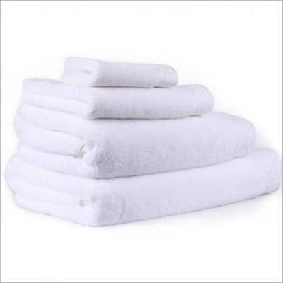 China Sustainable Set Hotel White Thick Cotton Towels Hotel Bath Set Customized 100% Embroidered Logo for sale