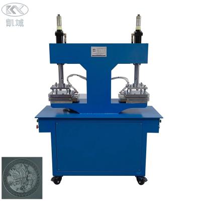 China Fabriketikett Automatische Embossmaschine PVC Silikon Embossing Maschine zu verkaufen