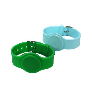 China EV1 Programmable Waterproof/Waterproof M1 EM4200 Passive Chip Silicone Wristband Nfc 13.56mhz Rfid Wristbands for sale