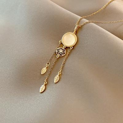 China Vintage New personalized retro Opal women's simple temperament leaf pendant clavicle chain Women's titanium steel necklace for sale