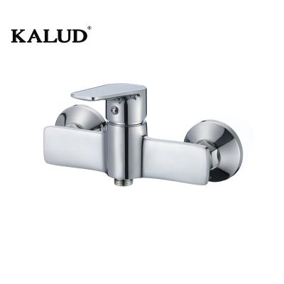 China Without Slide Bar Style Copper Material Luxury Round Bathroom Hotel On-Wall Shower Faucet for sale