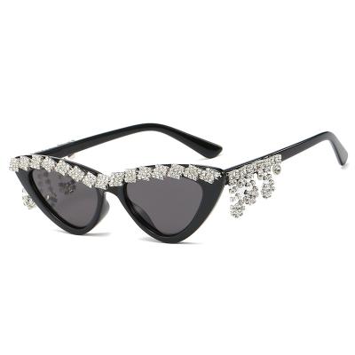 China Fashion Sunglasses Designer Women Diamond Rhinestone Small Plastic Frame UV400 Shading Sunglasses for sale