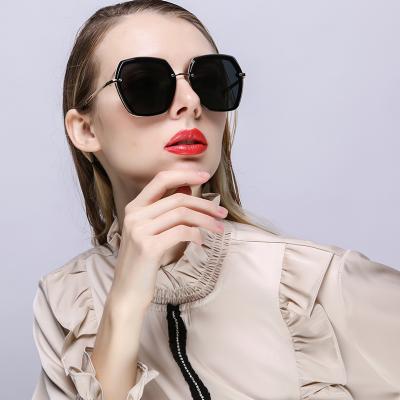 China Fashion sunglasses new style the big seller women's large clear metal frame mirrors sunglasses 2021 for sale