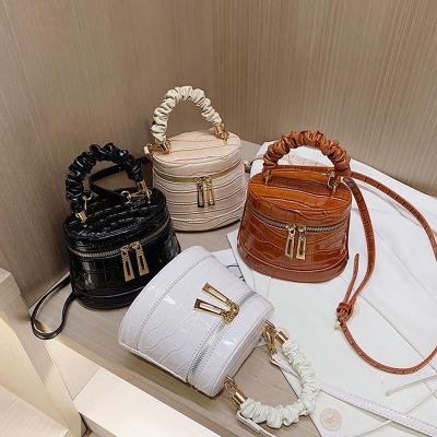 China 2022 Autumn Fashion Pu Leather New Handbag For Women Alligator Mini Cute Bucket Purse Girls for sale