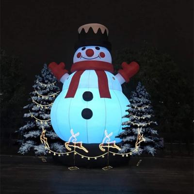 China Balloon Christmas Model 5m Outdoor Standing Santa Snowman Inflatable Custom for sale