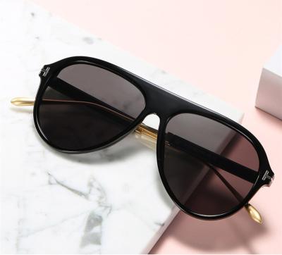 China Metal Plastic Frame Modern Luxury Women High Popularity Fashion Sun Glasses Classic Vintage Fashion Sunglasses for sale