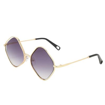 China Fashion sunglasses things best for sale new retro diamond hollow fashion eyewear sunglasses for women for sale