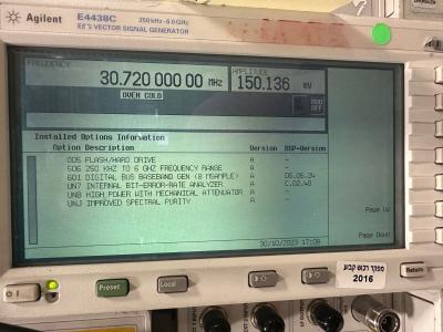 中国 Keysight/Agilent E4438C ポータブルESG RF信号生成器 耐久性 販売のため