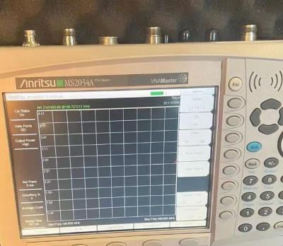 Cina Anritsu MS2034A VNA Master 2 MHz a 4 GHz Analisatore di rete vettoriale portatile ISO17025 Calibrato in vendita