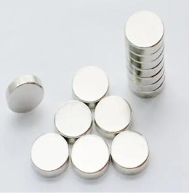 China Industrial Magnet Hot Sale Super Strong Magnet Round Magnet Disc Neodymium Cylindrical Magnets for sale